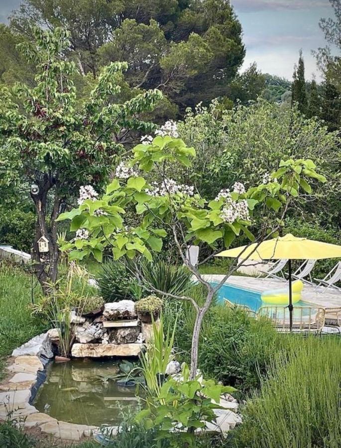 Villa Avec Piscine Au Calme Сейан Екстериор снимка